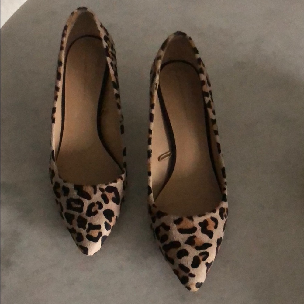 Leopard kitten heel pumps